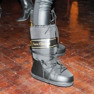 Veuve clicquot moon boots 35- 37